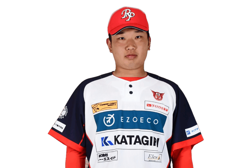 背番号23の落合　琉選手がユニフォーム姿で正面を向いている